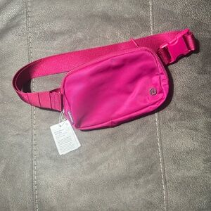 NWT Lululemon Everywhere Belt Bag